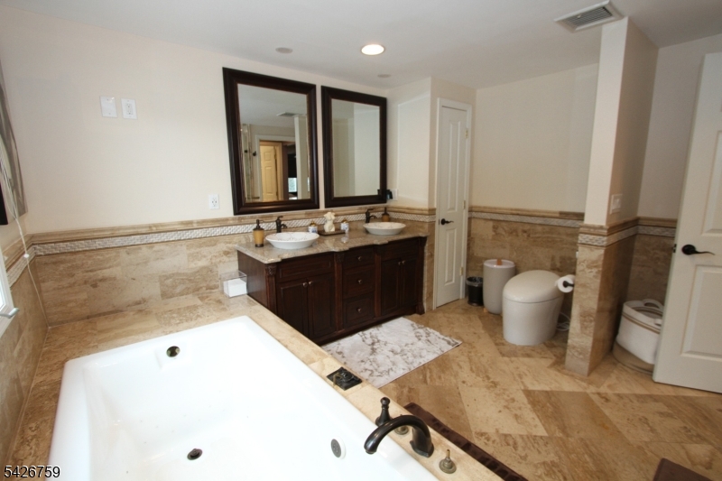 7 Stuart Street Waldwick, NJ 07463 - Photo 38 of 49