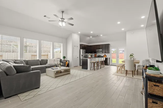 $339,000 | 2491 Solaris Bnd Drive, Katy, TX 77493