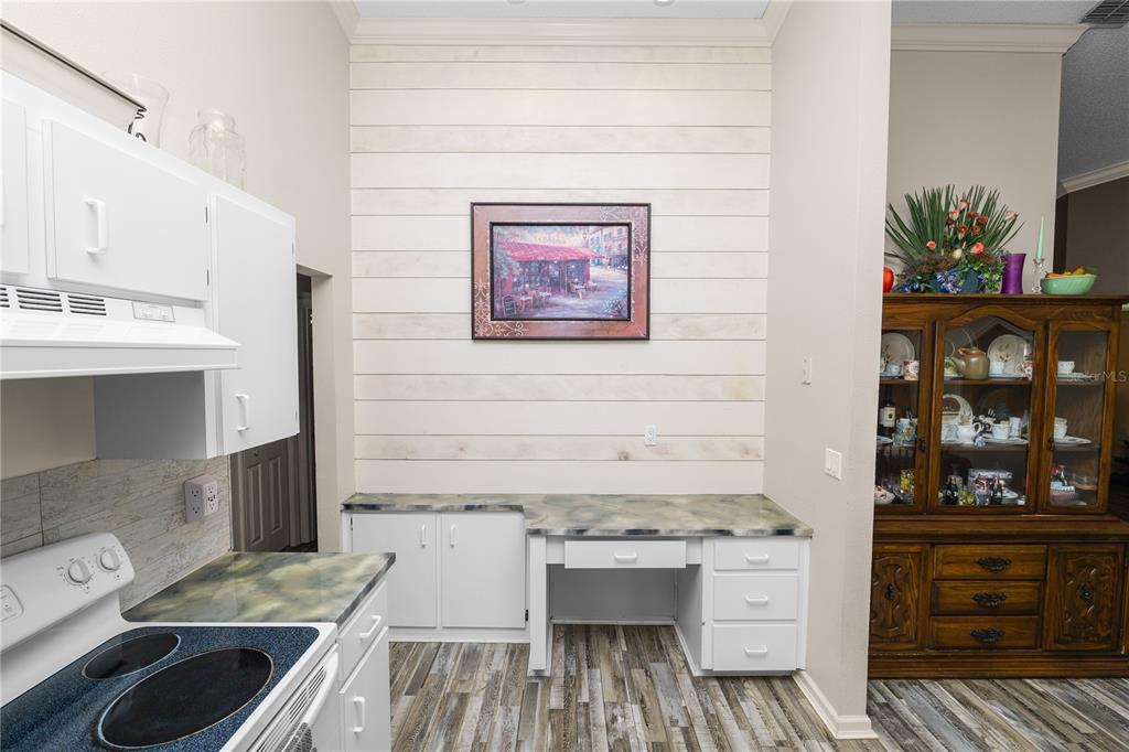 225 Lindale Street Lakeland, FL 33809 - Photo 13 of 37 a bathroom with a sink and a mirror