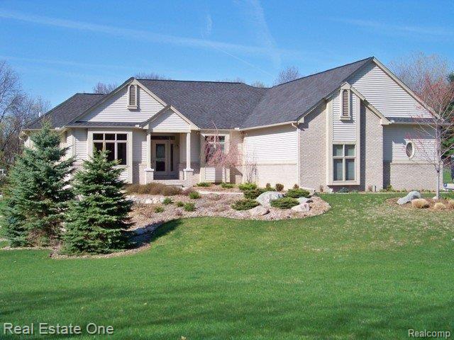3879 Fenton Road Hartland, MI 48353 - Photo 1 of 25 Front