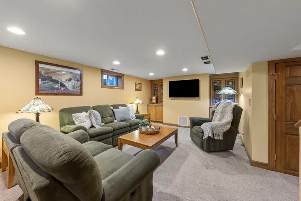 $939,000 | 909 South Wheaton Avenue, Wheaton, IL 60189