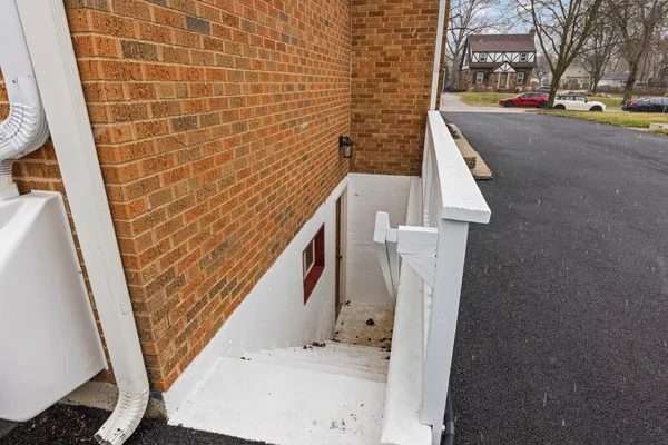 $939,000 | 909 South Wheaton Avenue, Wheaton, IL 60189