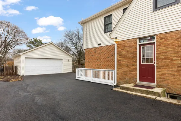 $939,000 | 909 South Wheaton Avenue, Wheaton, IL 60189