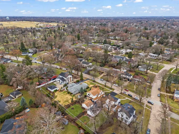 $939,000 | 909 South Wheaton Avenue, Wheaton, IL 60189