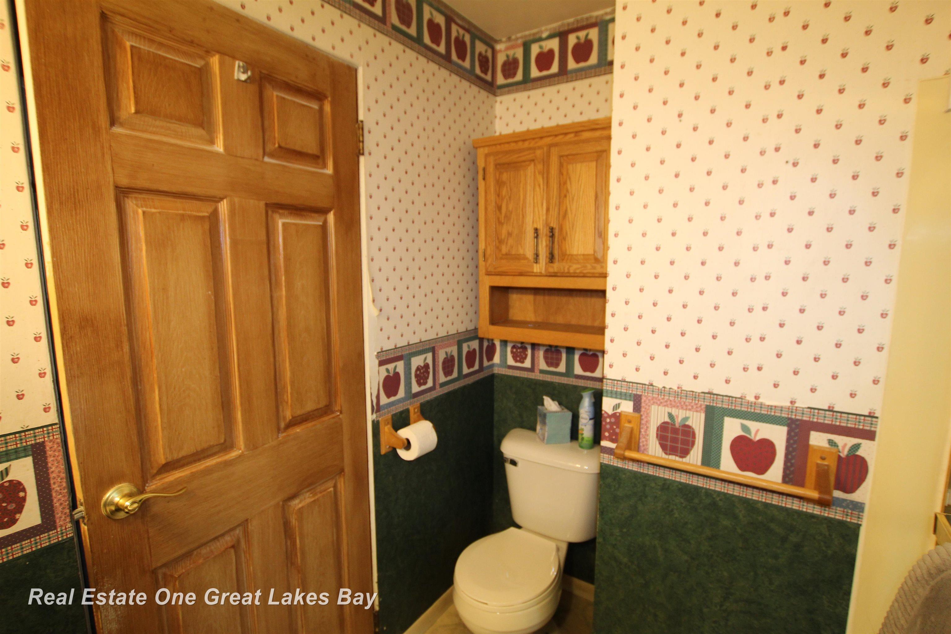 5170 North Shore Road Pinconning, MI 48650 - Photo 13 of 27