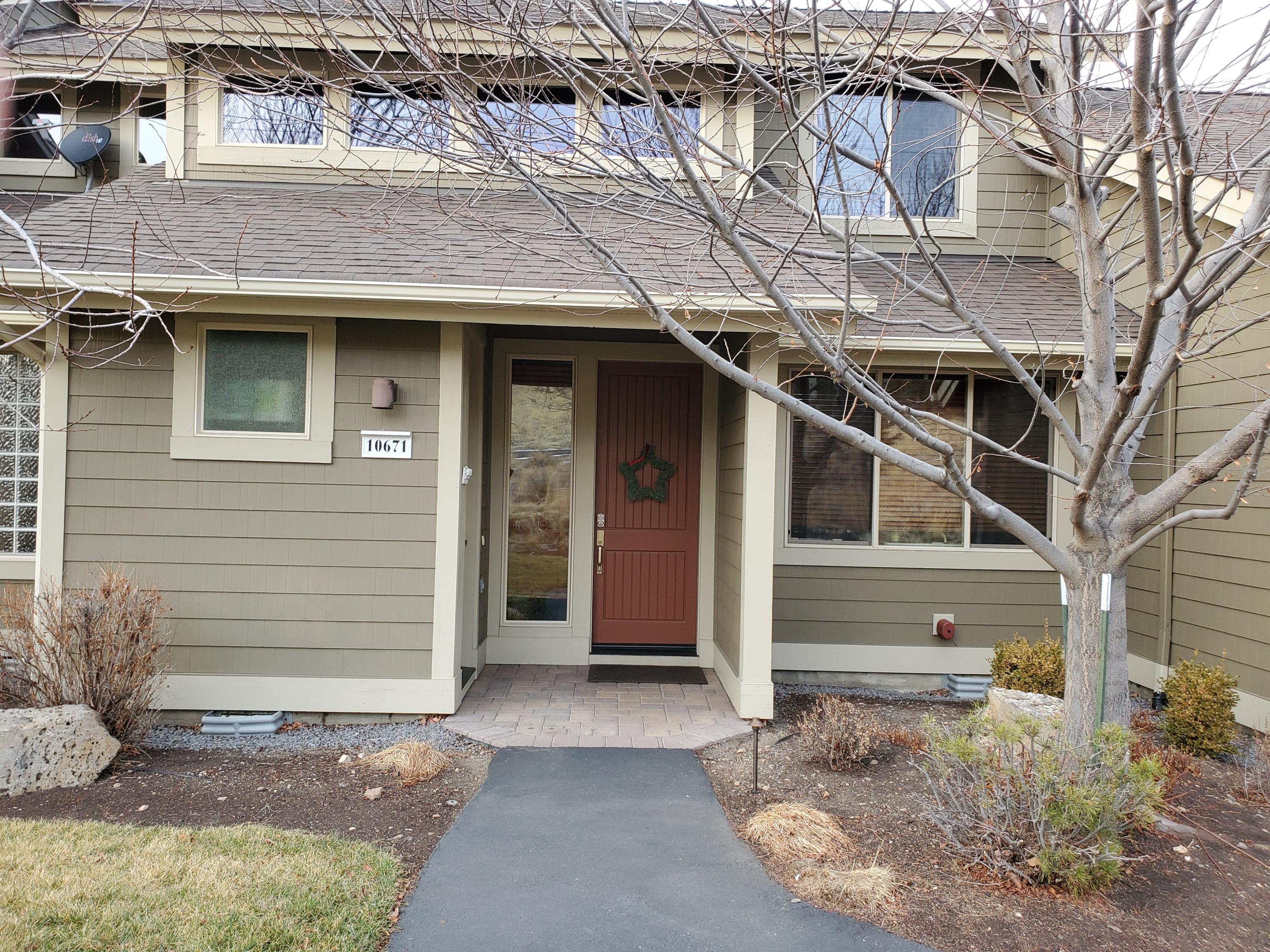 10671 Village Loop Redmond, OR 97756 - Photo 2 of 31 20201224_153252