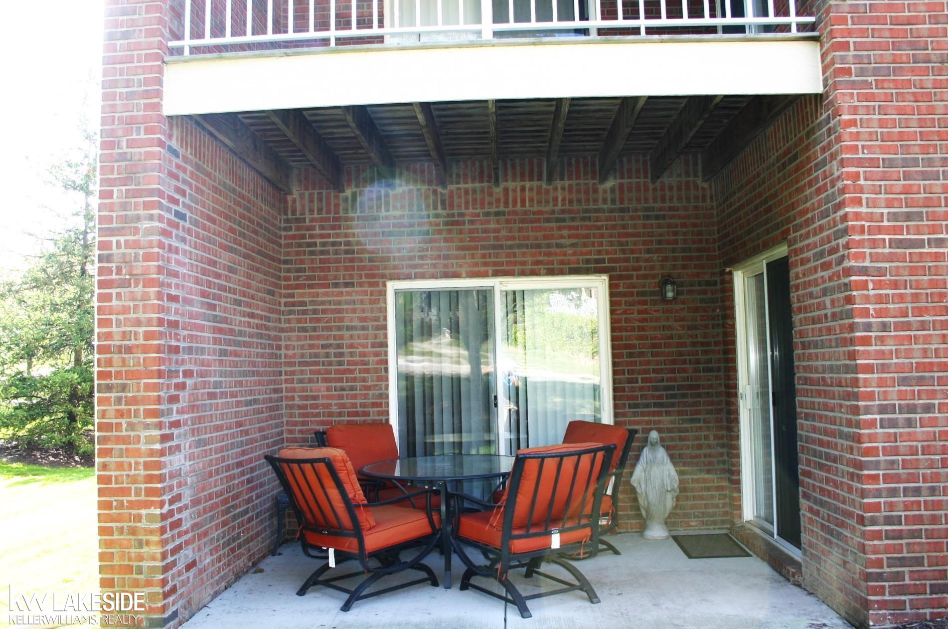 1792 Flagstone Circle Rochester, MI 48307 - Photo 28 of 32 50155948-c2130c1e-066d-4ff8-b6e3-099c9f748ee1.JPG