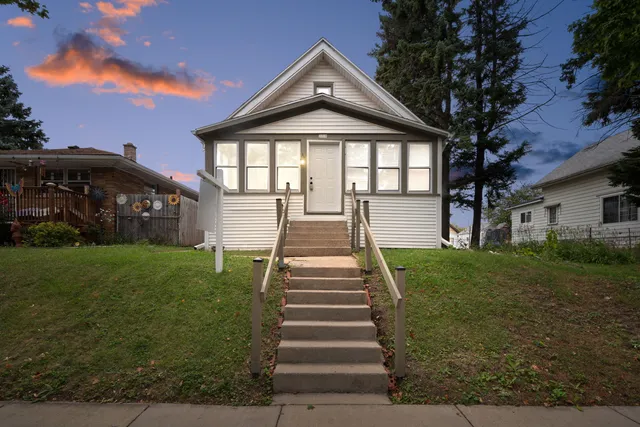 $259,900 | 2219 South 59th Street, West Allis, WI 53219