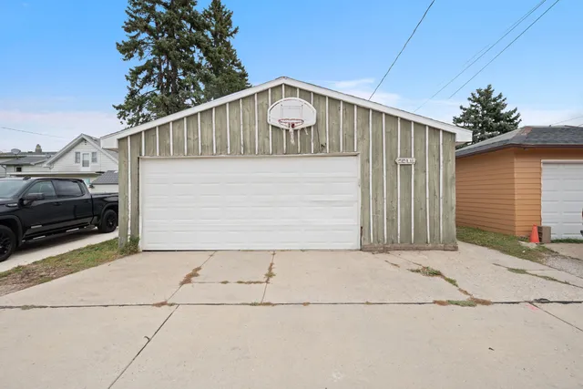 $259,900 | 2219 South 59th Street, West Allis, WI 53219