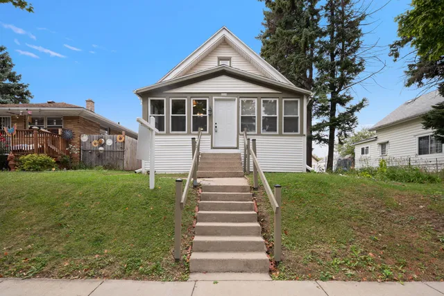 $259,900 | 2219 South 59th Street, West Allis, WI 53219