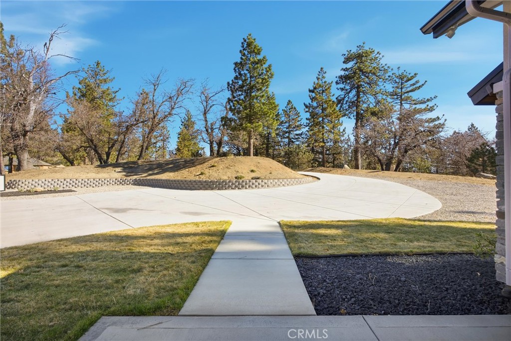 27300 Stirrup Way Tehachapi, CA 93561 - Photo 43 of 45 a view of outdoor space with garden