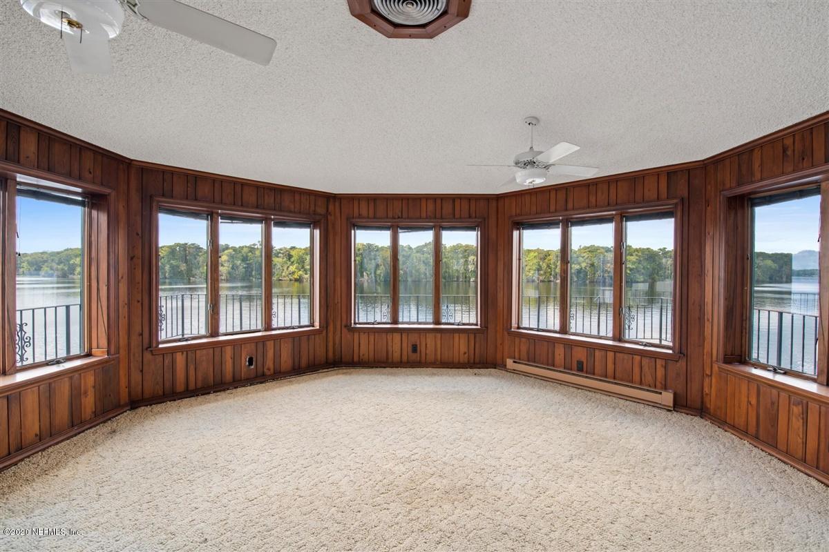 117 River Road Satsuma, FL 32189 - Photo 14 of 50 Upper Dock Inside
