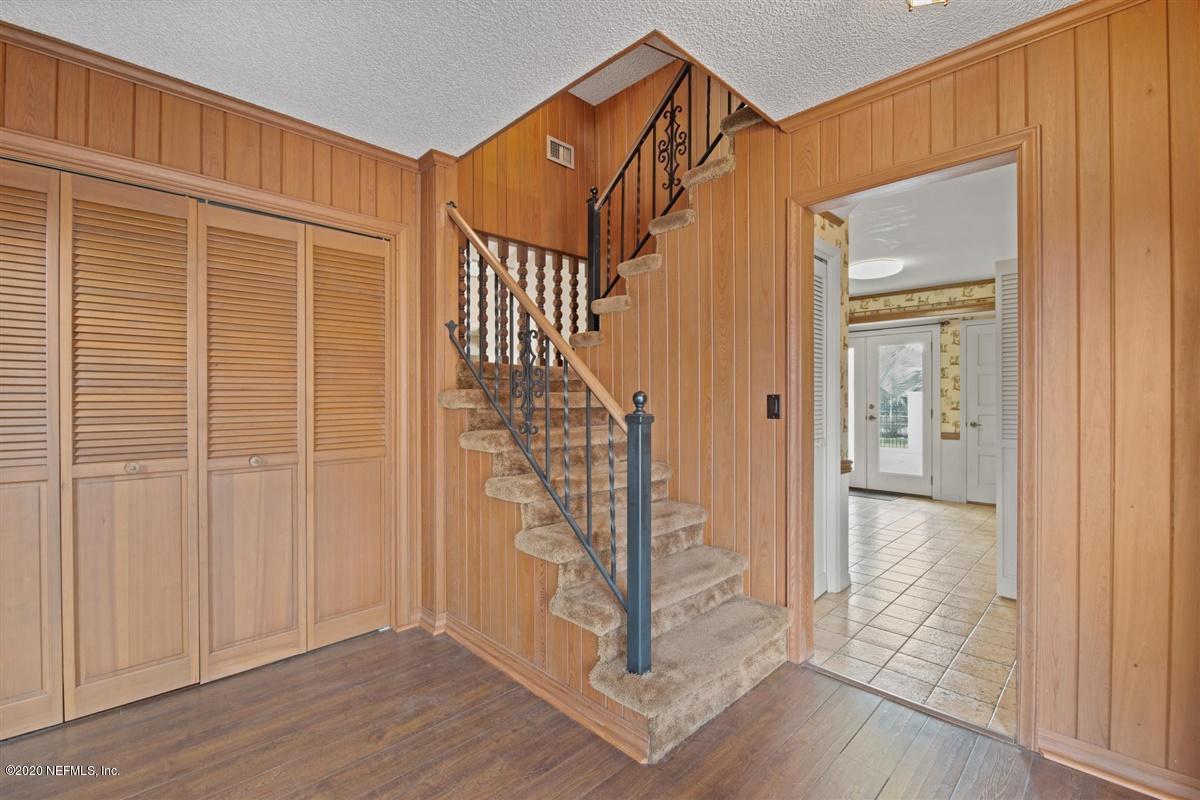 117 River Road Satsuma, FL 32189 - Photo 40 of 50 Stairwell