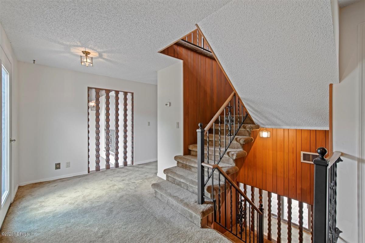117 River Road Satsuma, FL 32189 - Photo 46 of 50 Stairwell/Landing