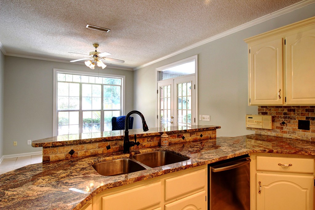 112 Lockwynn Trace Dothan, AL 36303 - Photo 9 of 39