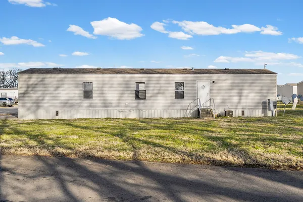 $1,050 | 802 Monroe Lane, Oak Grove, KY 42262