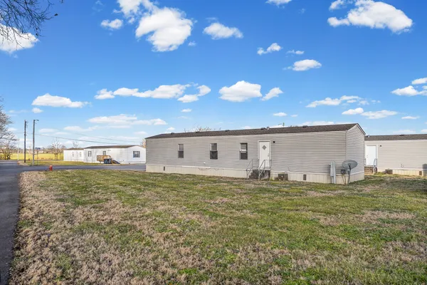 $1,050 | 802 Monroe Lane, Oak Grove, KY 42262