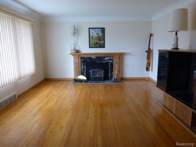 15052 Charles R Avenue Eastpointe, MI 48021 - Photo 3 of 13 15052 Charles R 008.JPG