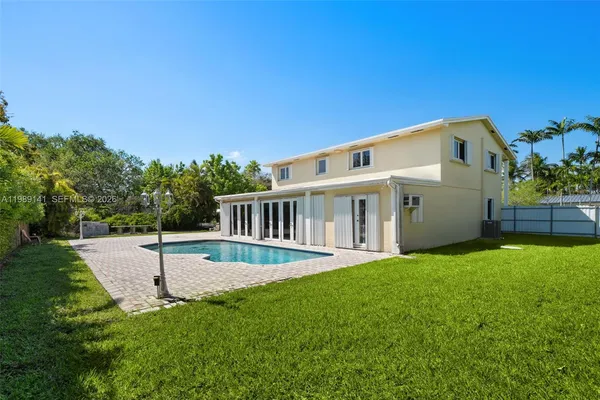 $2,100,000 | 7390 Southwest 114th Street, Pinecrest, FL 33156