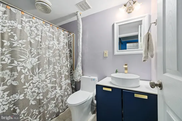 $595,000 | 412 Patrick Lane, Herndon, VA 20170