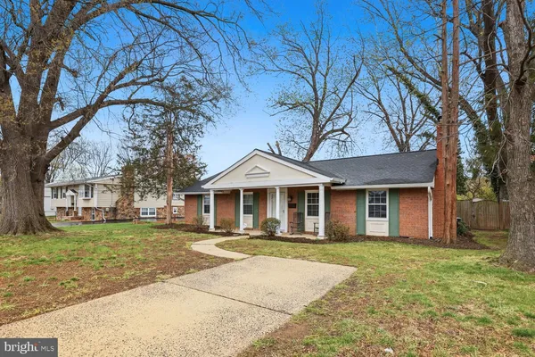 $595,000 | 412 Patrick Lane, Herndon, VA 20170