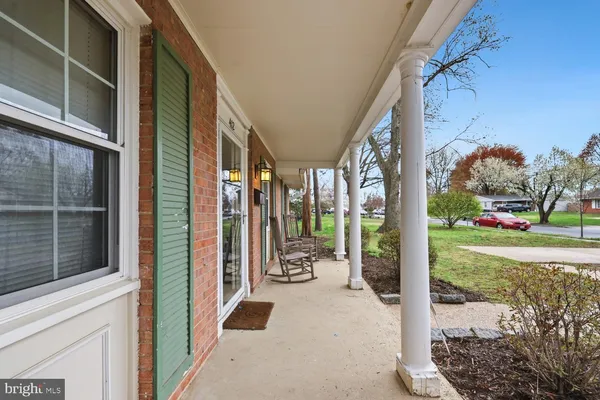 $595,000 | 412 Patrick Lane, Herndon, VA 20170