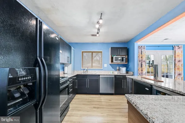 $595,000 | 412 Patrick Lane, Herndon, VA 20170