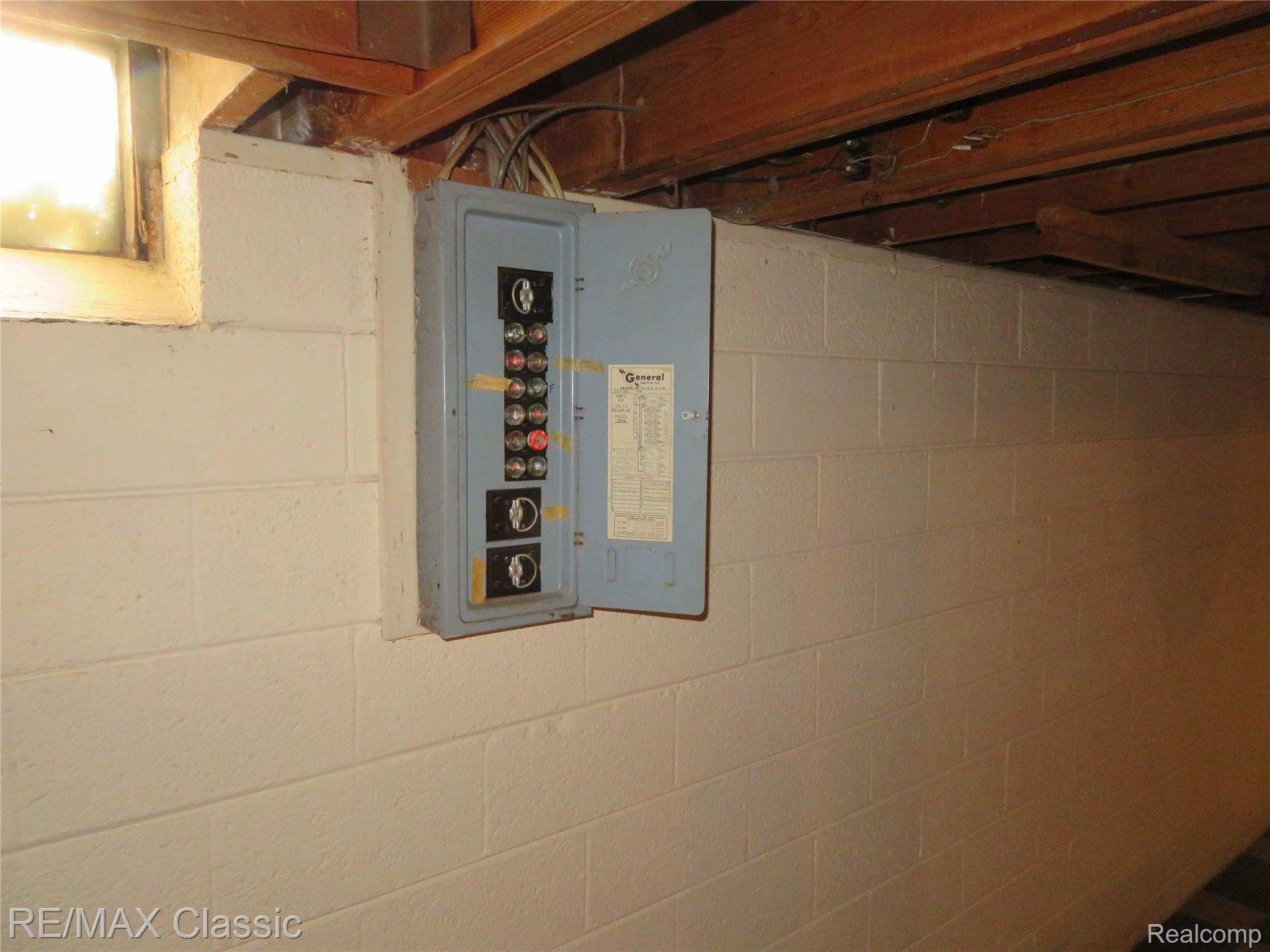 11092 Racine Road Warren, MI 48093 - Photo 17 of 25 IMG_2719.JPG