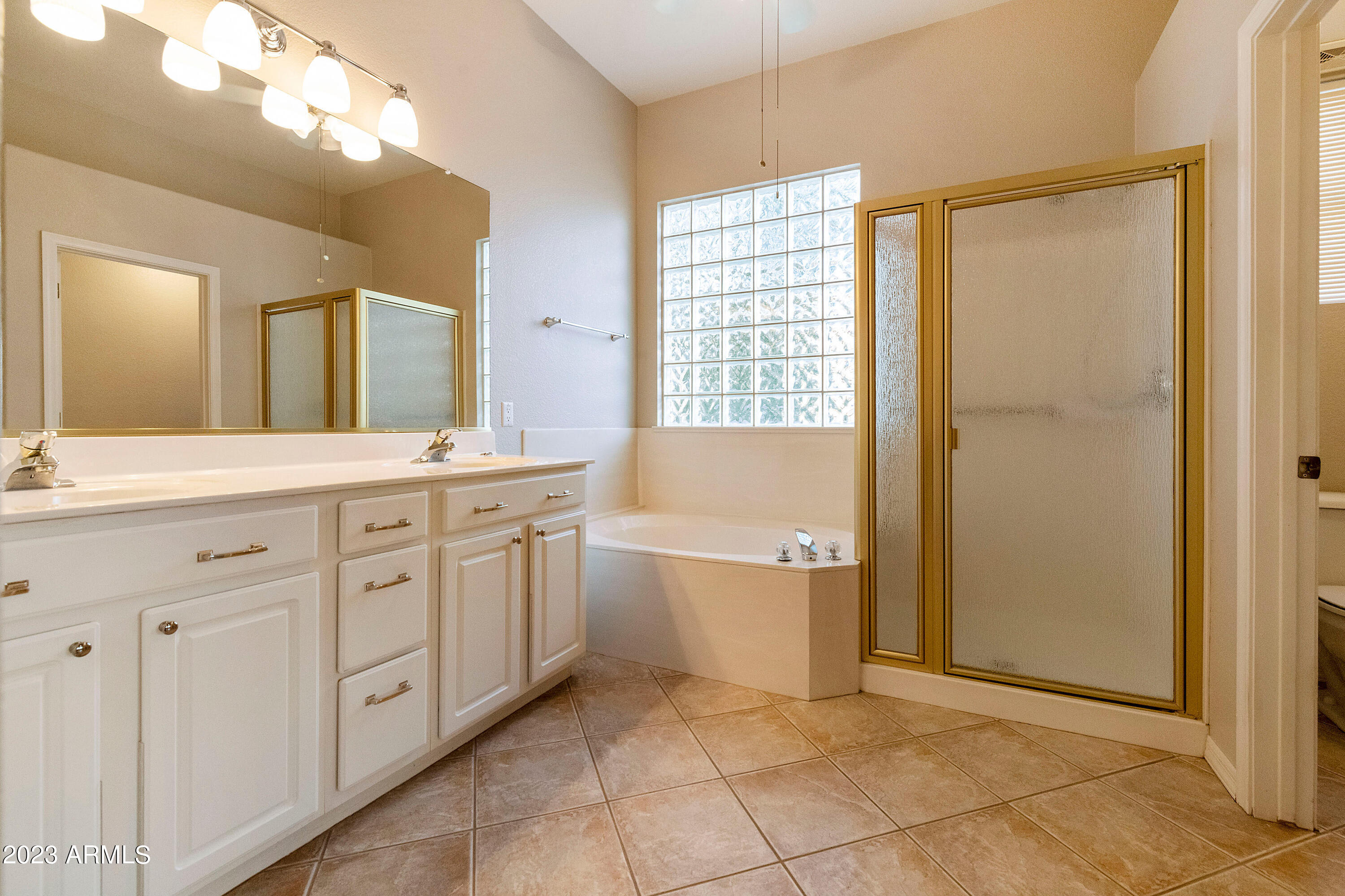 4498 East Walnut Road Gilbert, AZ 85298 - Photo 16 of 49 4498 E-019-043-PAT 4308-MLS_Size