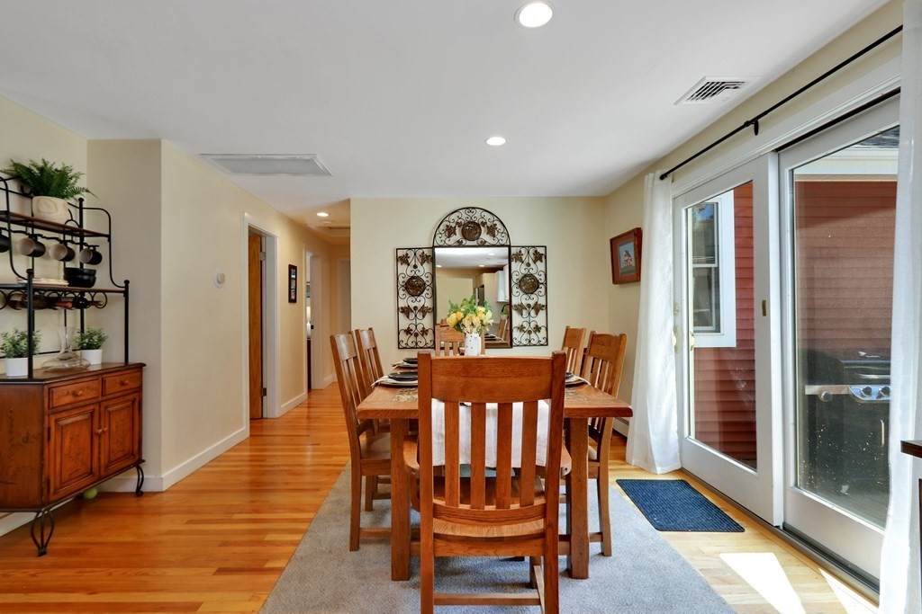 34 Glen Road Westwood, MA 02090 - Photo 6 of 35 Gallery Image 6