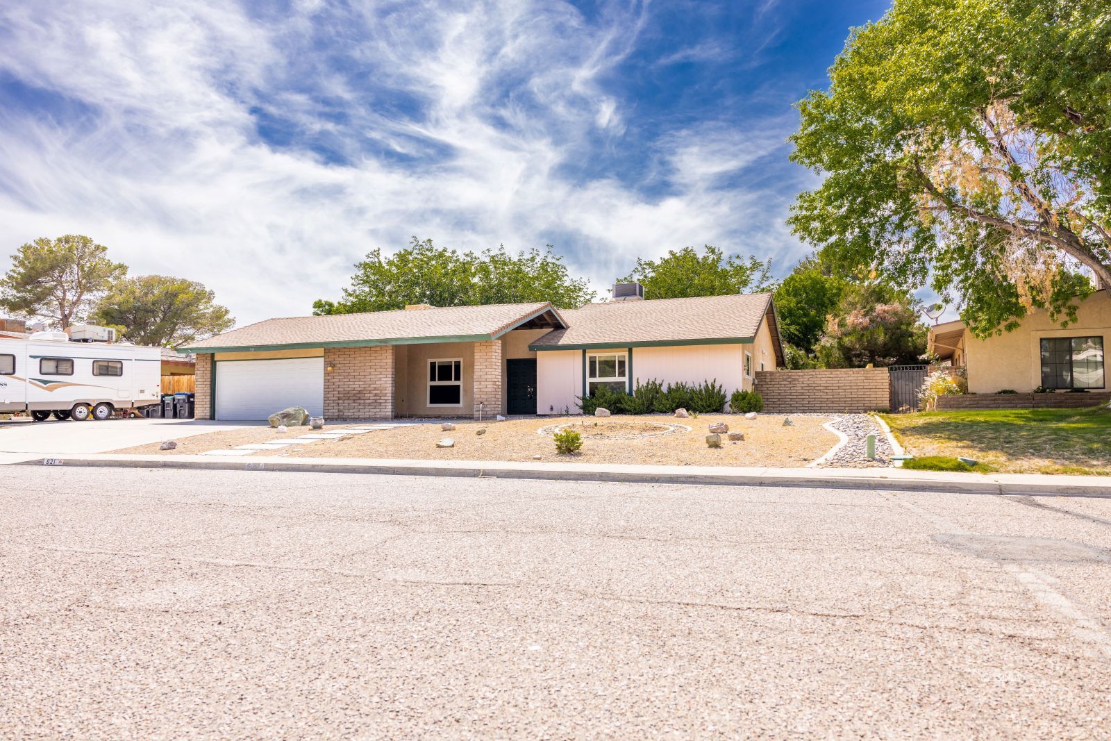921 North Sierra View Street Ridgecrest, CA 93555 - Photo 3 of 27