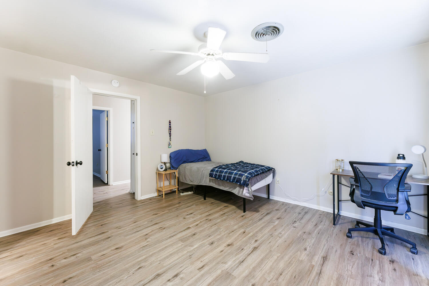 4618 30th Street Lubbock, TX 79410 - Photo 26 of 42 Primary Bedroom