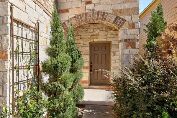 $2,095 | 16105 Travesia Way, Austin, TX 78728