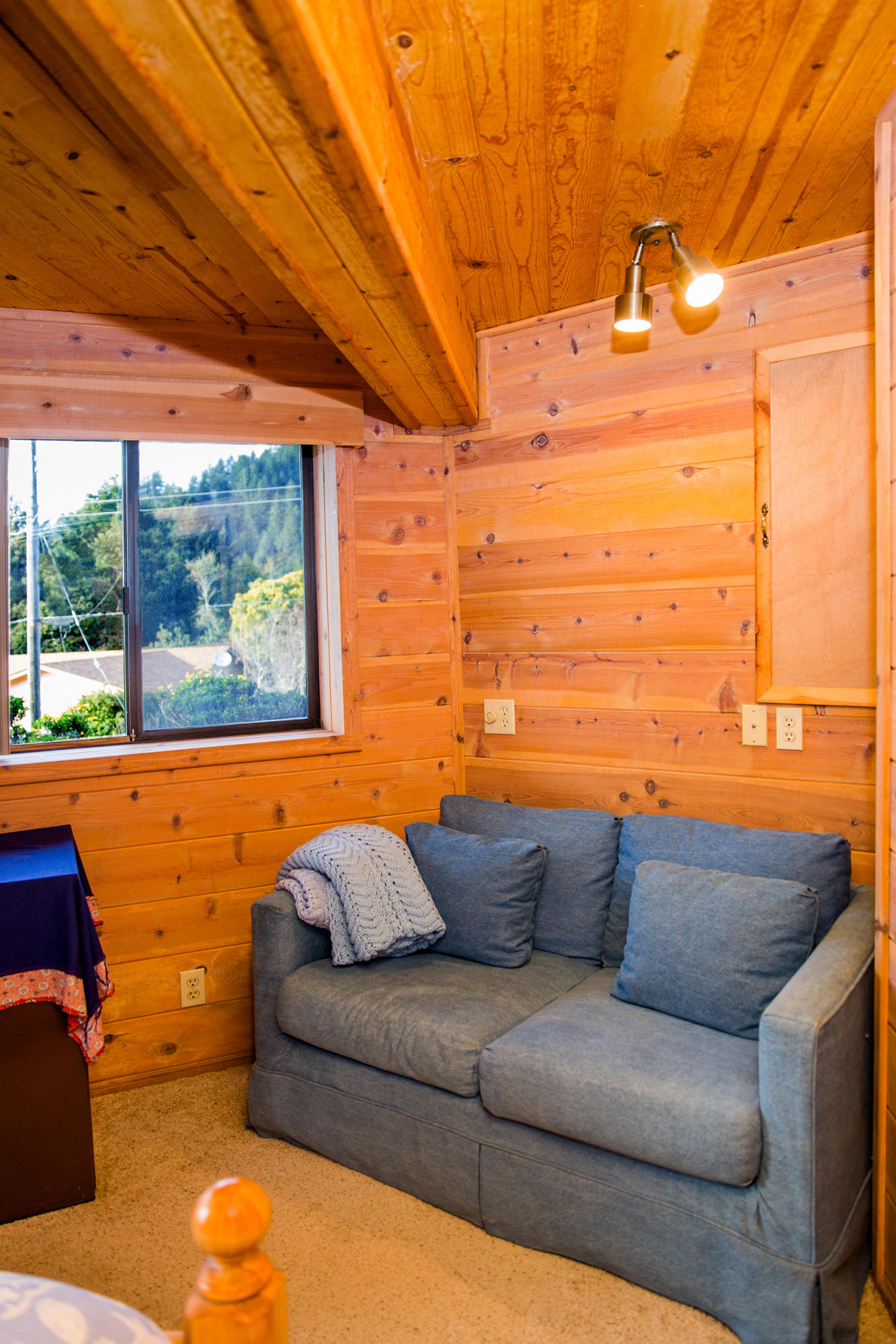 160 Madrone Road Shelter Cove, CA 95589 - Photo 20 of 23 Guest Room Seating Area