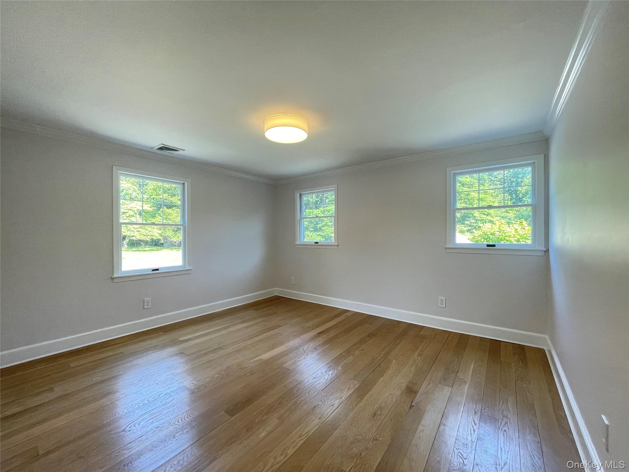 6 Beech Hill Road Huntington, NY 11743 - Photo 12 of 19