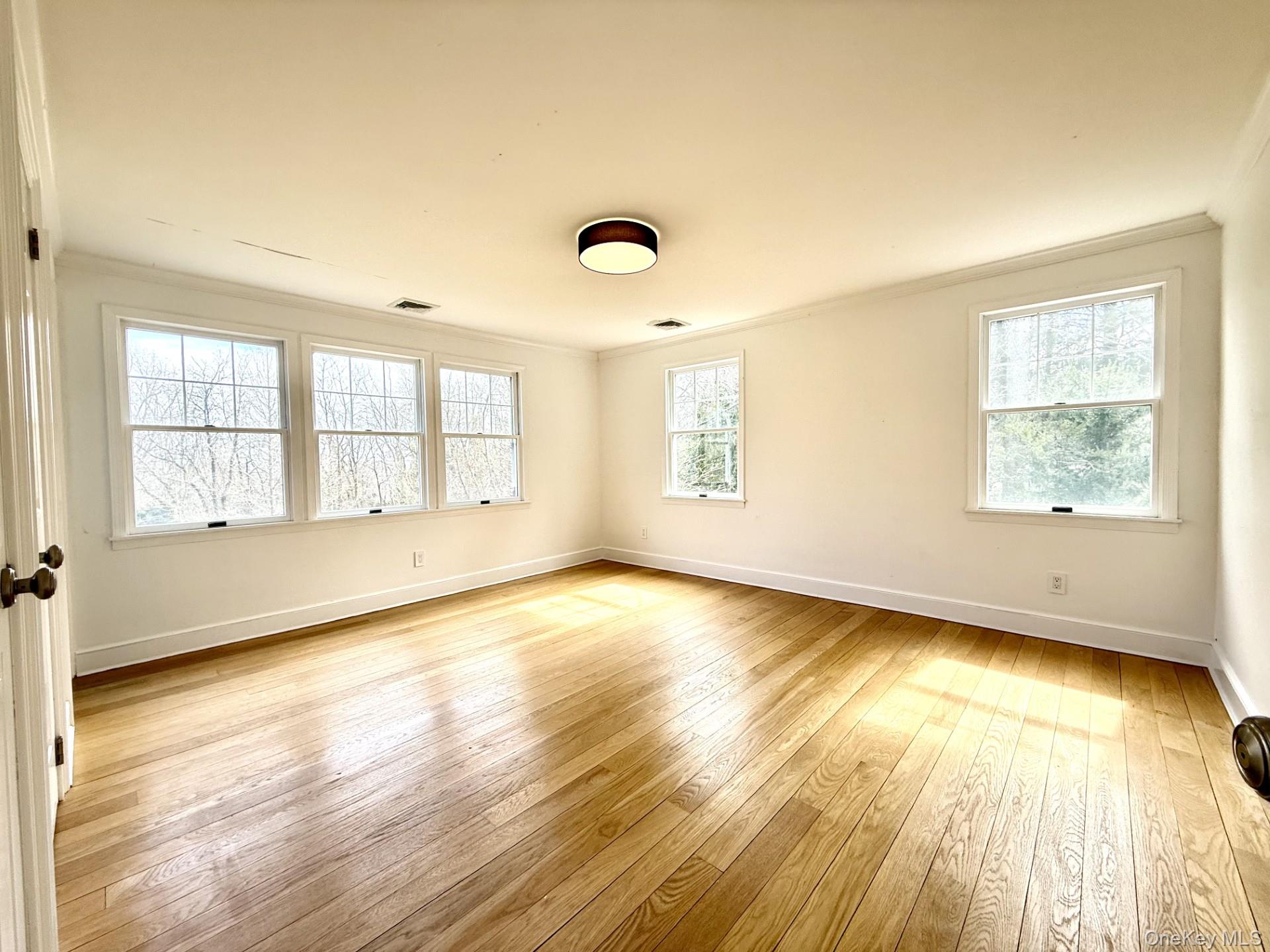 6 Beech Hill Road Huntington, NY 11743 - Photo 9 of 19