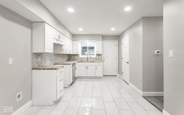 $185,000 | 2828 South Illinois Street, Indianapolis, IN 46225