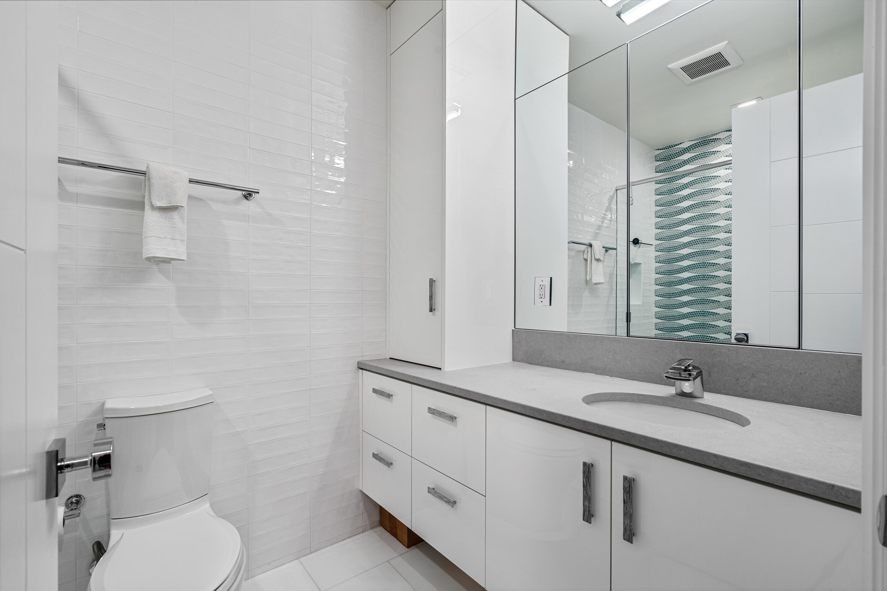 2485 Northwest 46th Street Boca Raton, FL 33431 - Photo 20 of 28 Guest Bath