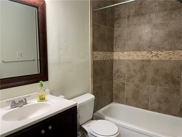 $1,200 | 1161 Lake Avenue, Unit 222, Metairie, LA 70005