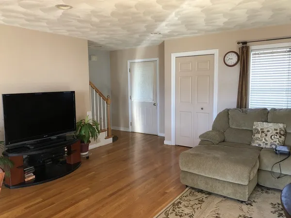 $3,850 | 111 Oxford Street, Unit B, Revere, MA 02151
