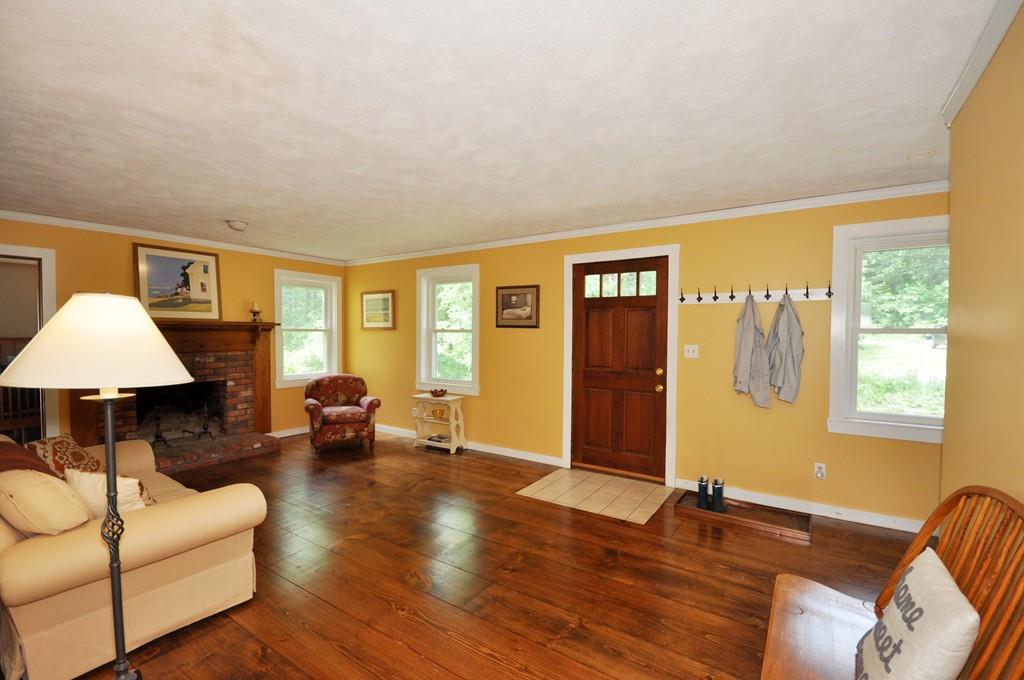 39 Seminole Road Acton, MA 01720 - Photo 3 of 30 Gallery Image 3