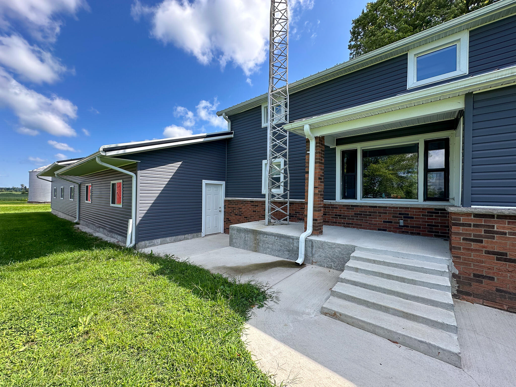 634 East Girard Road Quincy, MI 49082 - Photo 18 of 75 Side Porch