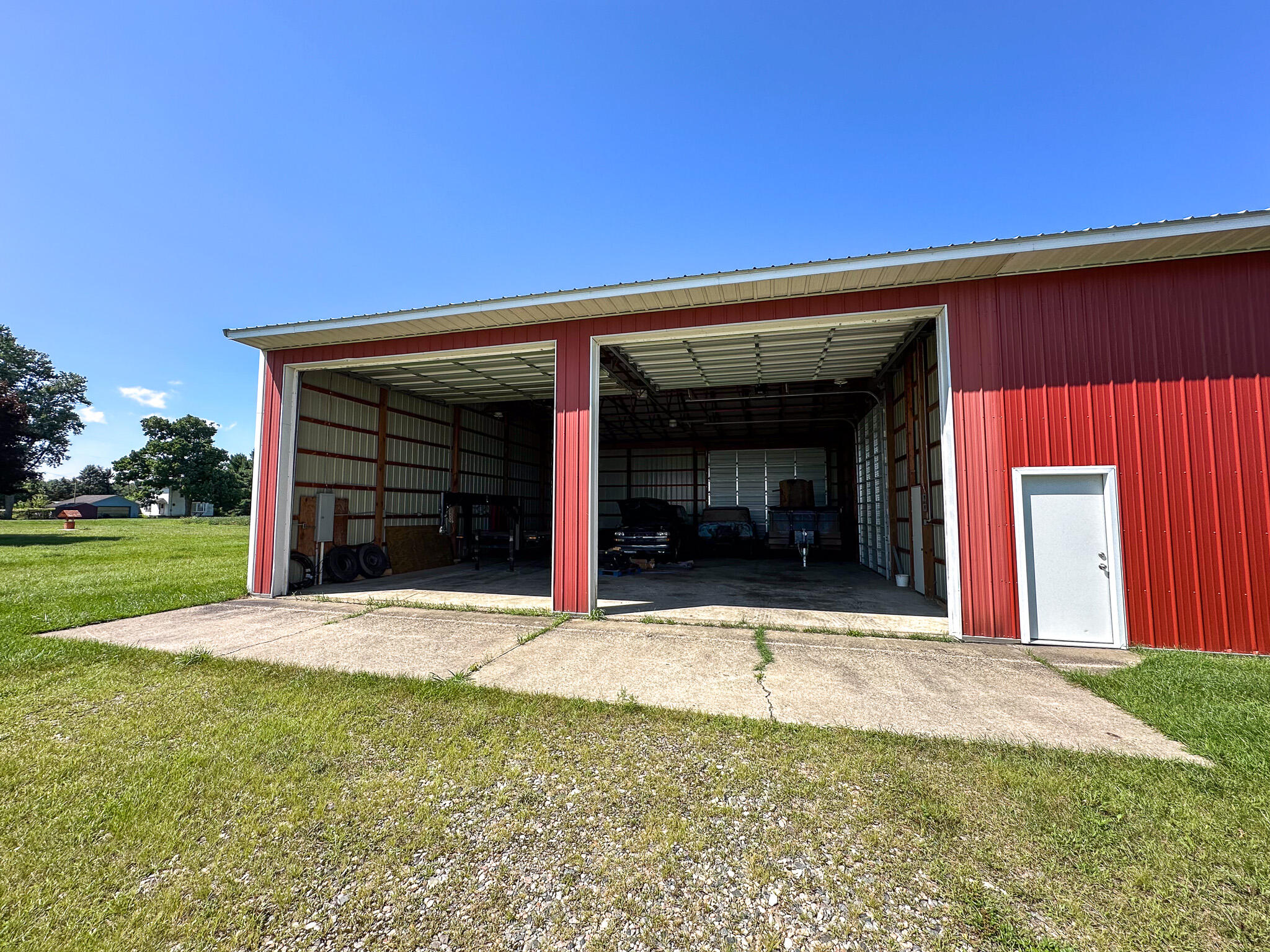 634 East Girard Road Quincy, MI 49082 - Photo 48 of 75 Front Big Barn