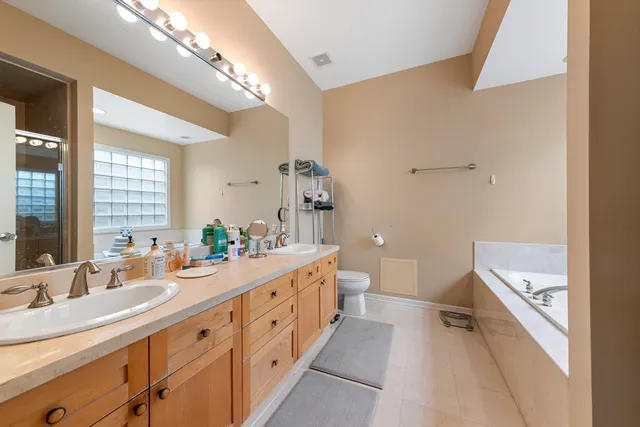 $990,000 | 535 North Wood Street, Chicago, IL 60622