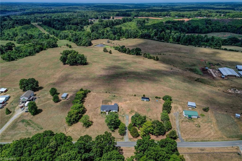 552 O Obryant Road Reidsville, NC 27320 - Photo 2 of 32