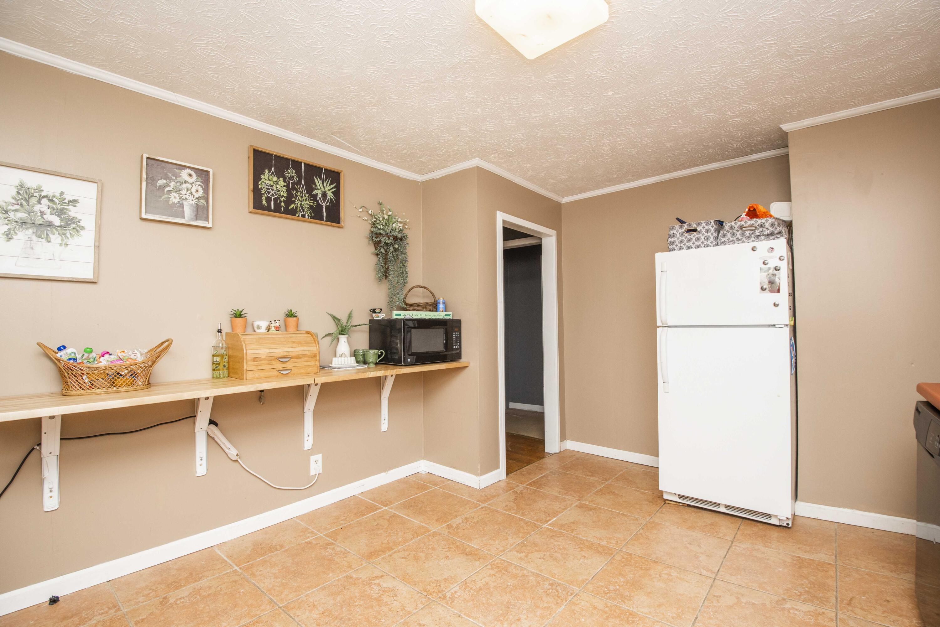 2535 Fodderstack Mountain Loop Greeneville, TN 37745 - Photo 17 of 42 kitchen 1_1