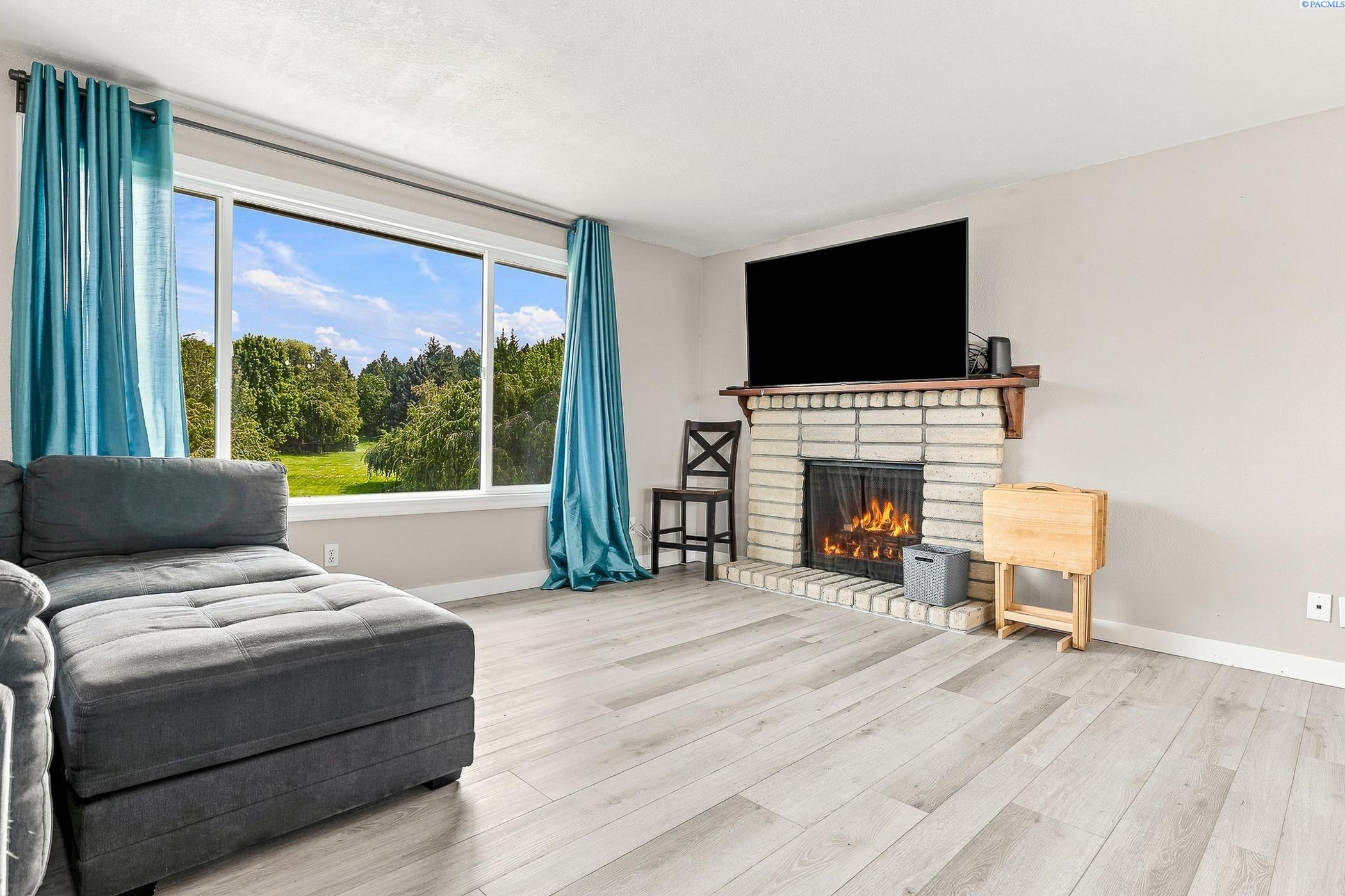 1804 South Bermuda Road Kennewick, WA 99338 - Photo 9 of 45 Gallery Image 9