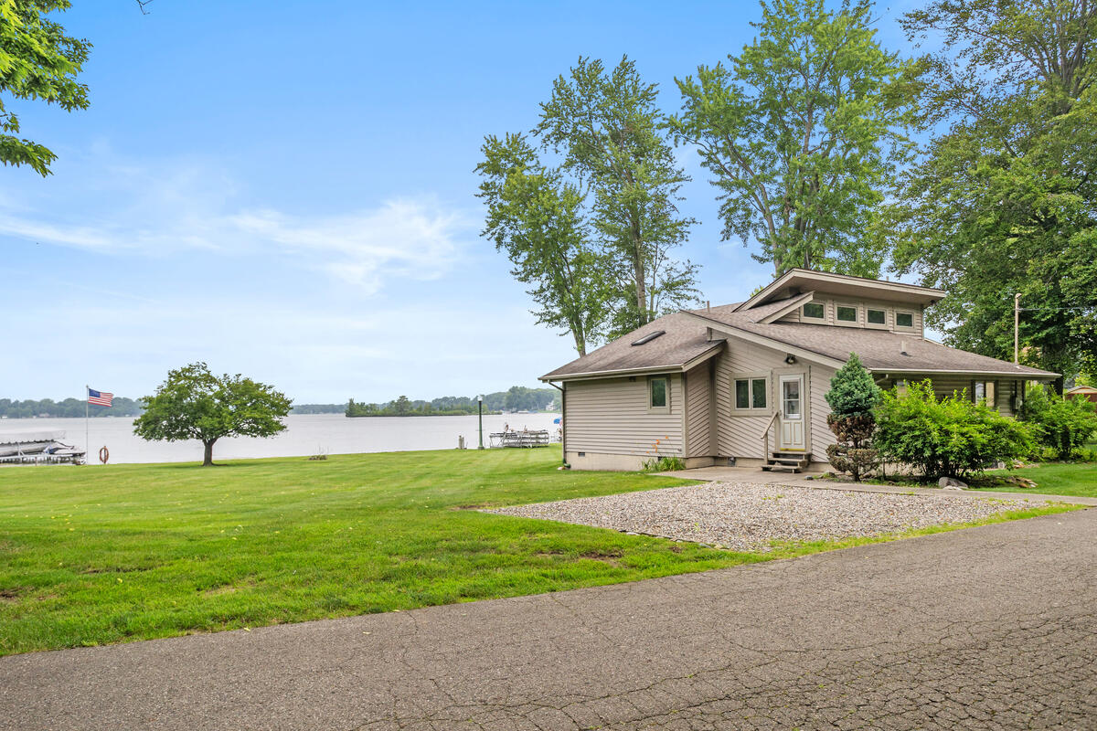 128 Wilmin Road Quincy, MI 49082 - Photo 2 of 38 128-Wilmin_002