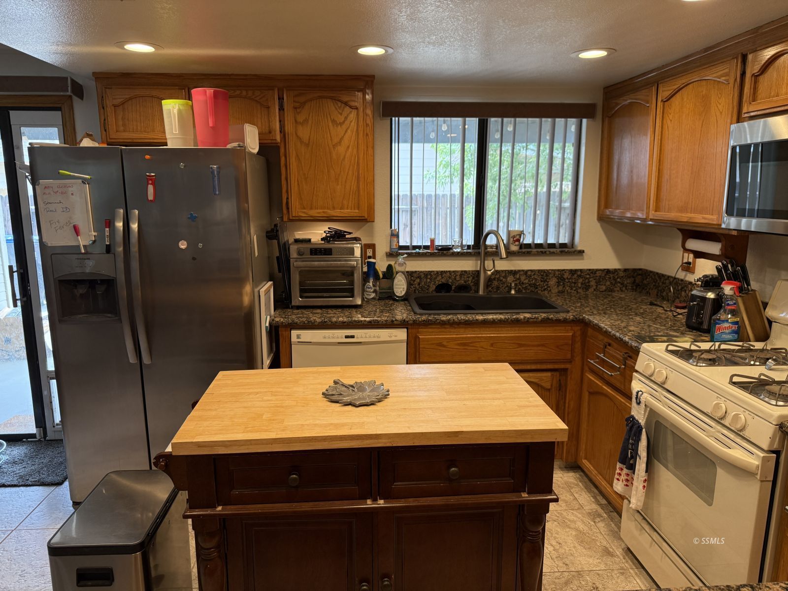 617 Glen Court Ridgecrest, CA 93555 - Photo 6 of 23
