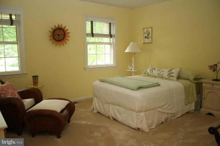 2440 Brussels Court Reston, VA 20191 - Photo 14 of 16 Bedroom #3